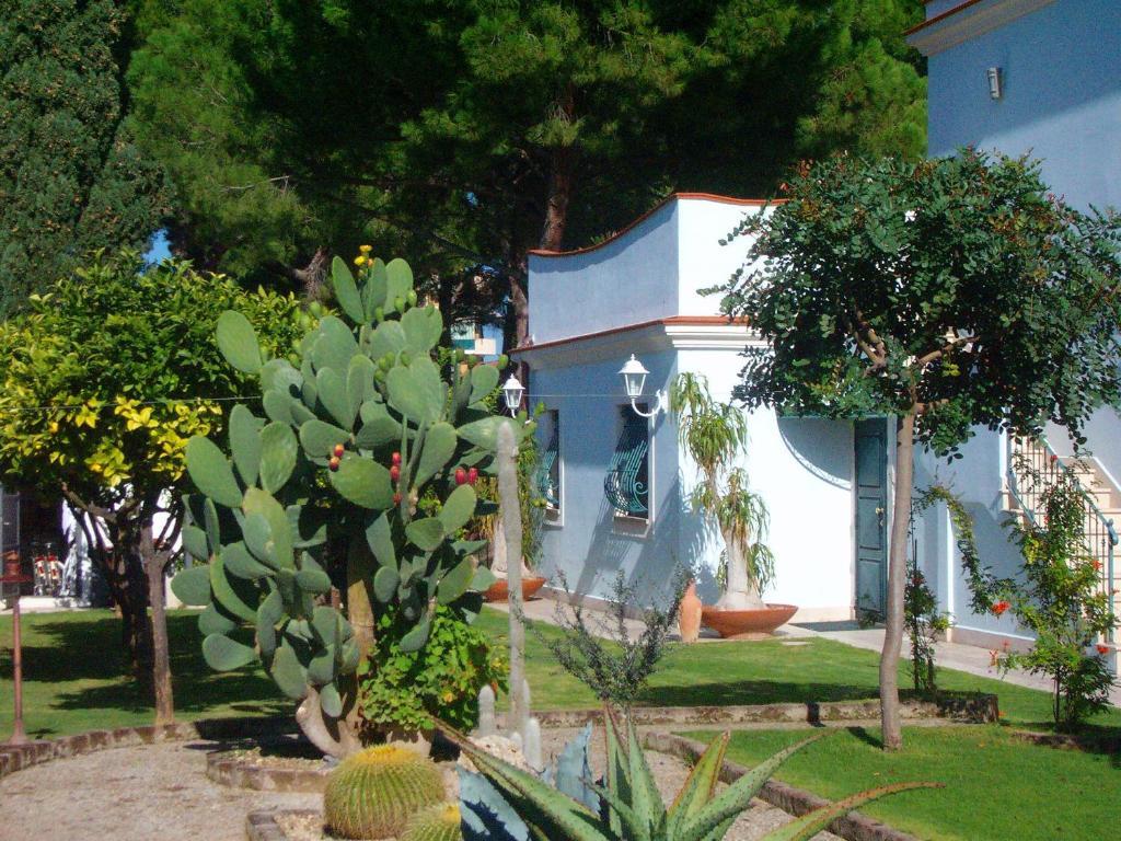 Отель Il Giardino Del Te Барлетта Экстерьер фото